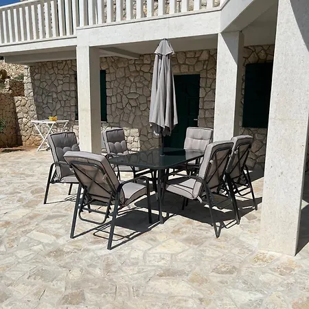 Villa Maslina Novalja